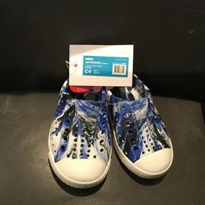 Native Jefferson Water Shoes Marbled UV Blue/Shell White Unisex Kid's Size 4